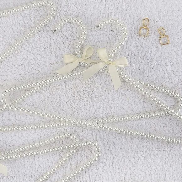 Concepts In Time Set of 2 Pearl Hangers - Picture 1 of 8